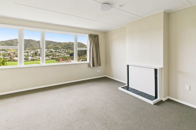 Photo of property in 42 Victory Avenue, Karori, Wellington, 6012