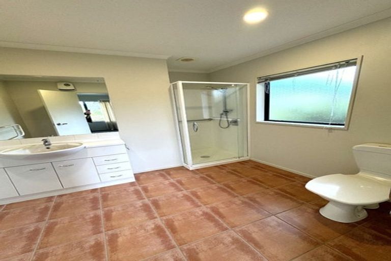 Photo of property in 7 Luna Place, Henderson, Auckland, 0612