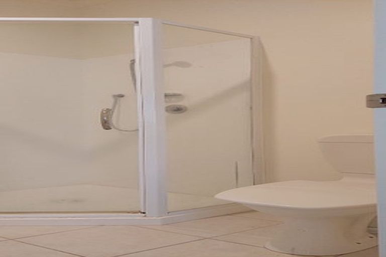 Photo of property in 10 Rosandich Drive, Sunnyvale, Auckland, 0612