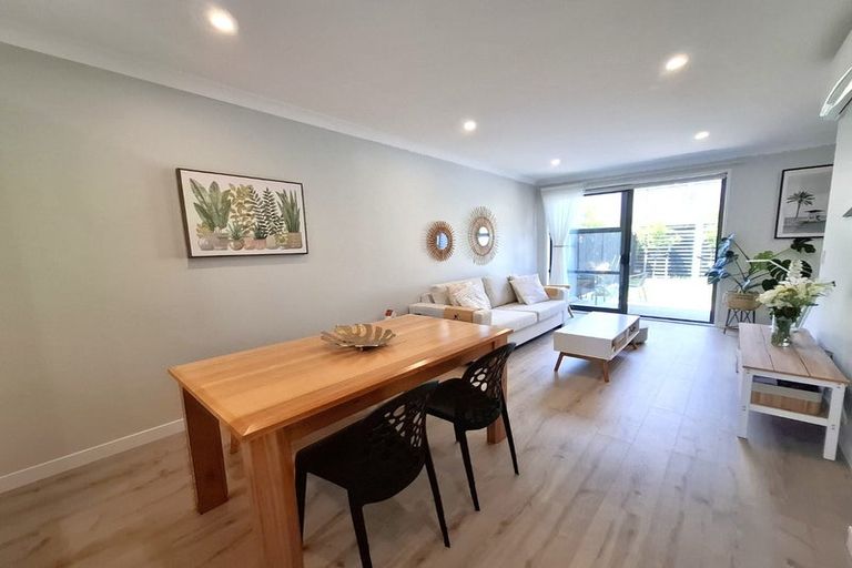 Photo of property in 23c O'meara Street, Swanson, Auckland, 0614