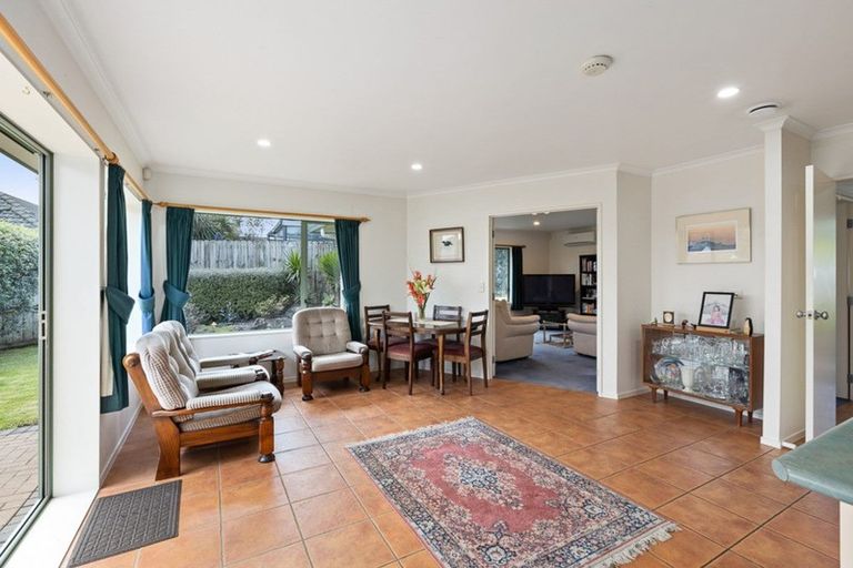 Photo of property in 122 Charles Prevost Drive, The Gardens, Auckland, 2105