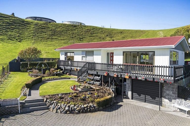 Photo of property in 284 High Street, Eltham, 4322