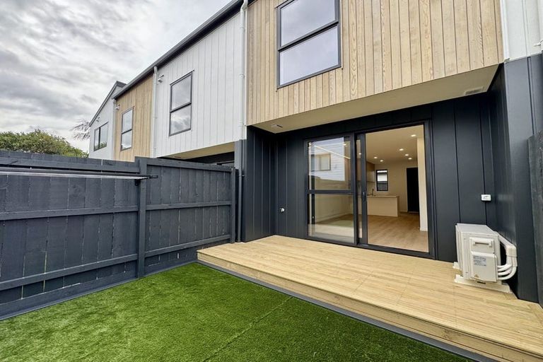 Photo of property in 4/131 Lancaster Road, Beach Haven, Auckland, 0626