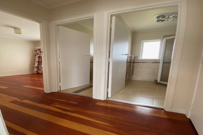 Photo of property in 2/43 Shakespeare Road, Milford, Auckland, 0620