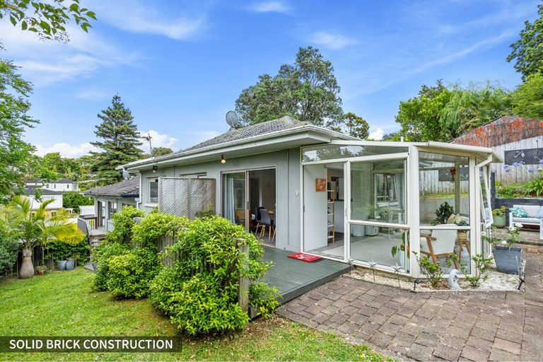 Photo of property in 2/43 Seaton Road, Murrays Bay, Auckland, 0630