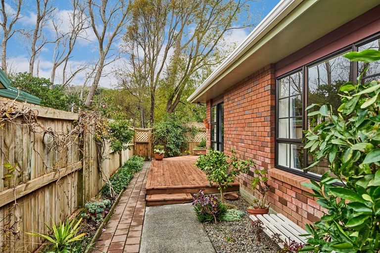 Photo of property in 104 Oxford Street, Tawa, Wellington, 5028