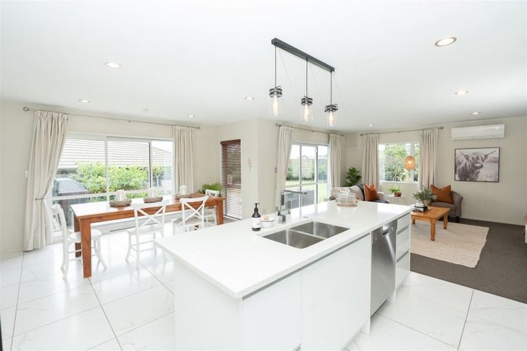 Photo of property in 60 Magellan Rise, Flagstaff, Hamilton, 3210