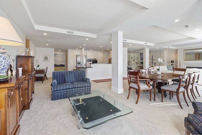 Photo of property in 4/308 Oriental Parade, Oriental Bay, Wellington, 6011