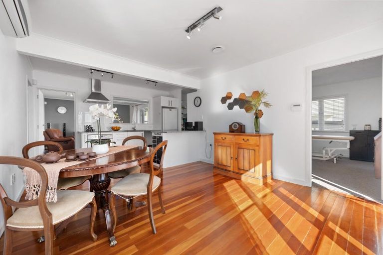 Photo of property in 1/31 Lavelle Road, Henderson, Auckland, 0612