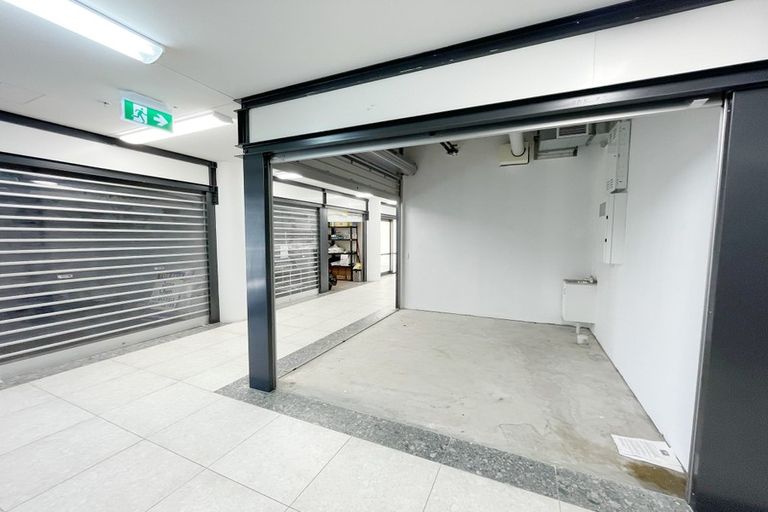 Photo of property in Twin Towers, 811/17 Putney Way, Manukau, Auckland, 2104
