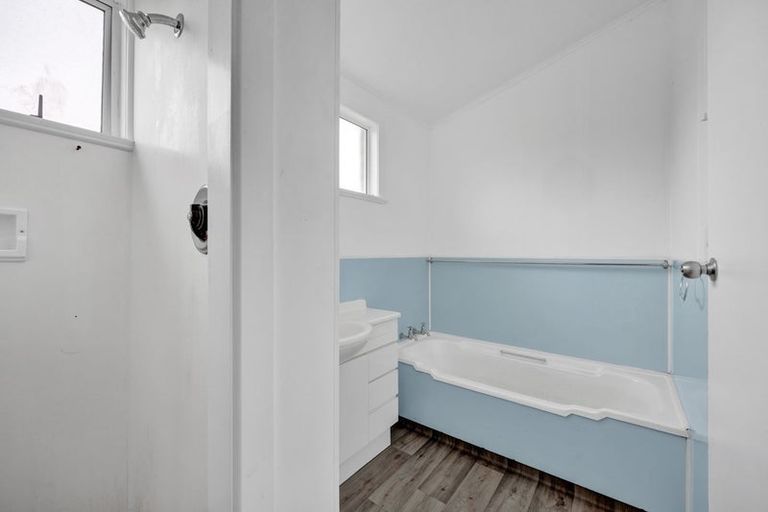 Photo of property in 6 Climie Crescent, Hawera, 4610