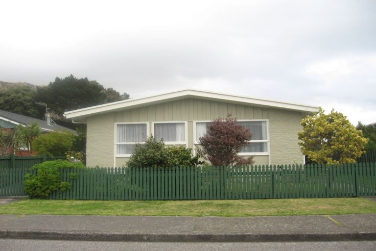Photo of property in 12 Tarawa Street, Paekakariki, 5034