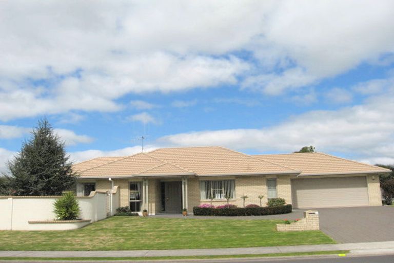 Photo of property in 2 Castlewold Drive, Bethlehem, Tauranga, 3110