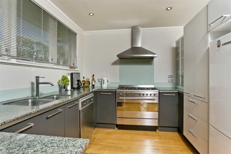 Photo of property in 456 Beach Road, Murrays Bay, Auckland, 0630