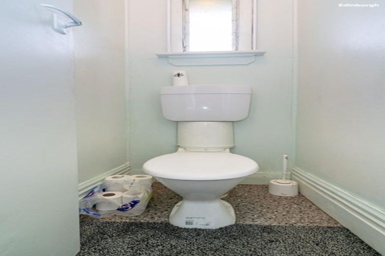 Photo of property in 35 Easther Crescent, Kew, Dunedin, 9012