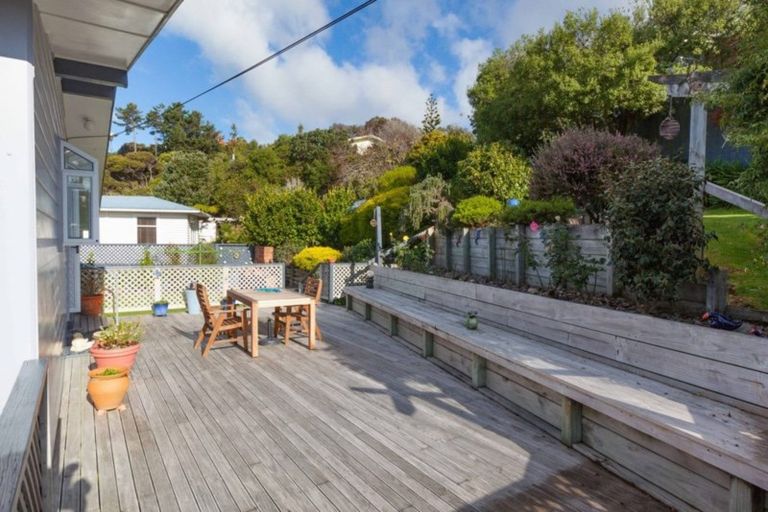 Photo of property in 4 Makora Grove, Paremata, Porirua, 5024