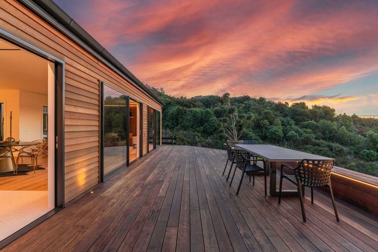 Photo of property in 11 Sparrowhawk Way, Kinloch, Taupo, 3377