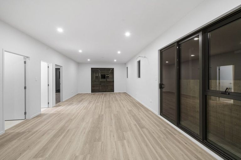 Photo of property in 4 Kiekie Street, Westgate, 0814