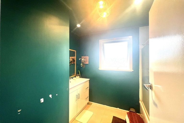 Photo of property in 16 Mawson Avenue, Torbay, Auckland, 0630