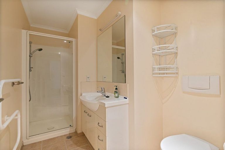 Photo of property in Salisbury Crown, 9/7 Salisbury Avenue, Mount Maunganui, 3116