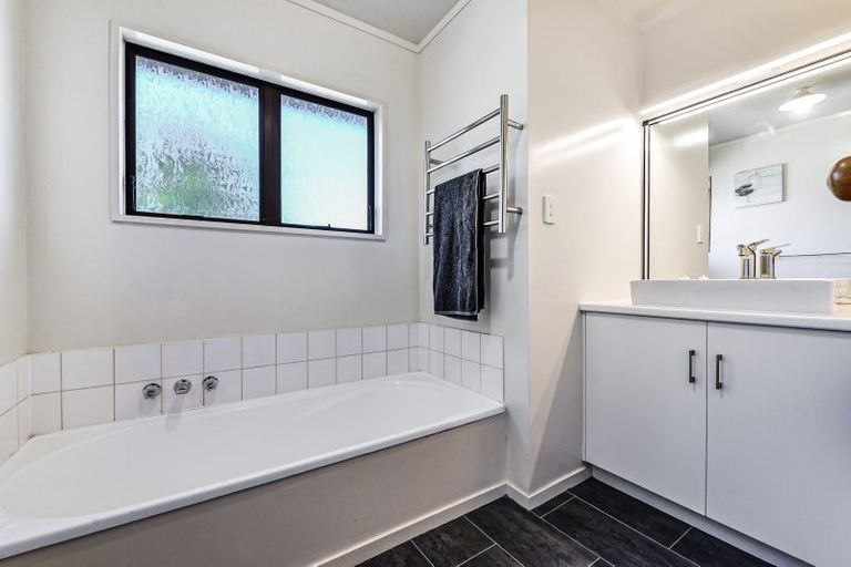 Photo of property in 27 Rutland Street, Fairview Downs, Hamilton, 3214