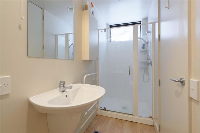 Photo of property in Shelley Bay Terraces, 21/61 Maupuia Road, Maupuia, Wellington, 6022