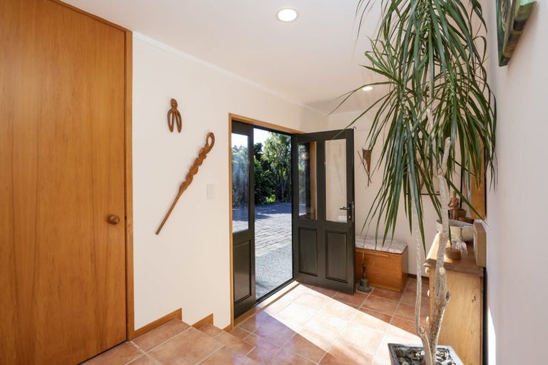 Photo of property in 113 Seaview Road, Piha, New Lynn, 0772