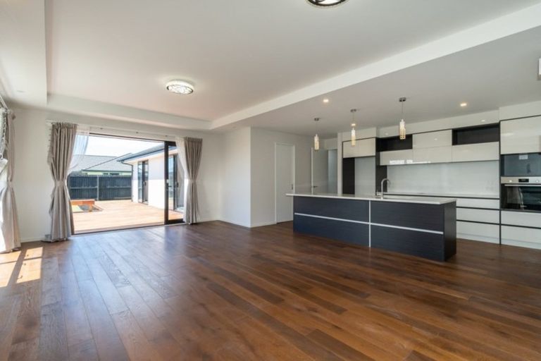 Photo of property in 16 Roys Street, Marshland, Christchurch, 8083