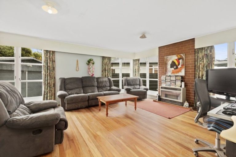 Photo of property in 22 Weka Grove, Elderslea, Upper Hutt, 5018