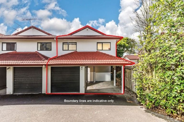 Photo of property in 4/42 Fields Parade, Oteha, Auckland, 0632