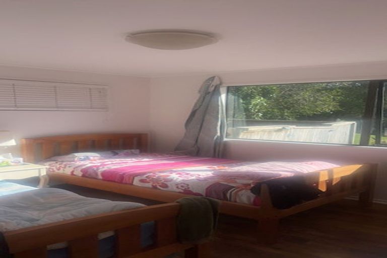 Photo of property in 22 Jenanne Place, Totara Vale, Auckland, 0629