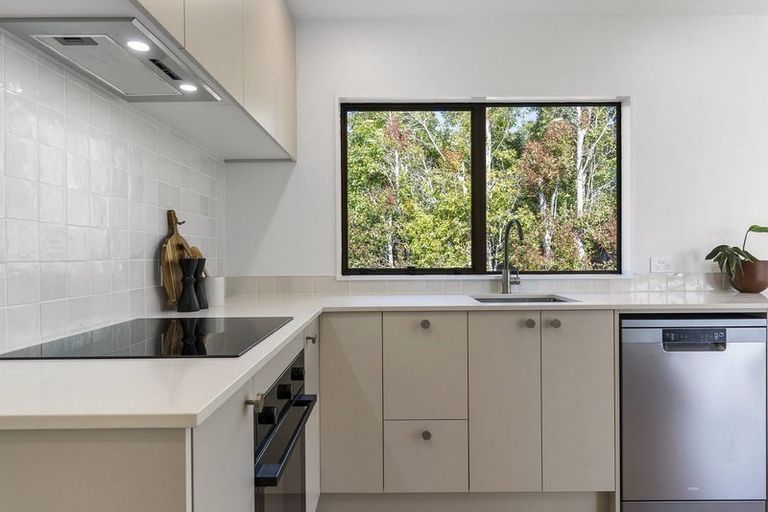 Photo of property in 1 Tauhinu Road, Greenhithe, Auckland, 0632