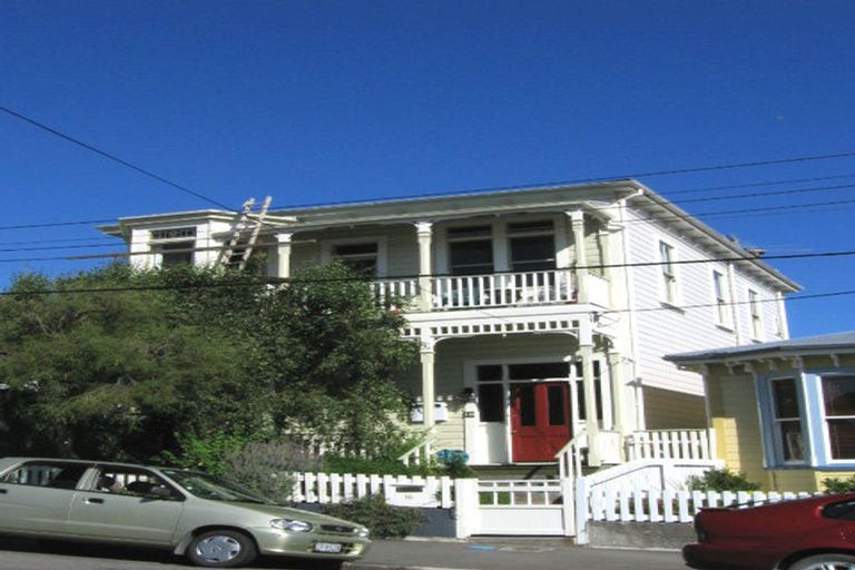 Photo of property in 16 Somerset Avenue, Newtown, Wellington, 6021