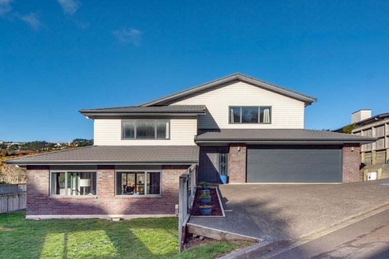 Photo of property in 20 Wantwood Grove, Churton Park, Wellington, 6037