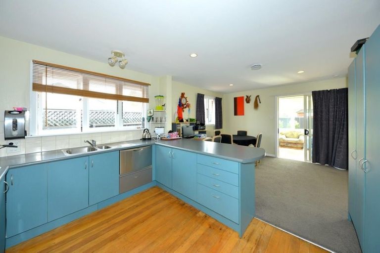 Photo of property in 76 Northcote Road, Northcote, Christchurch, 8052