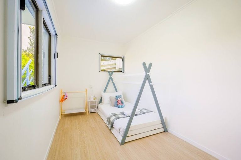 Photo of property in 2/172 Clovelly Road, Bucklands Beach, Auckland, 2012