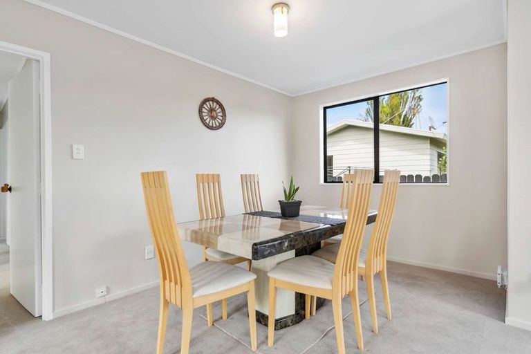 Photo of property in 2/26 Karepo Crescent, Ranui, Auckland, 0612