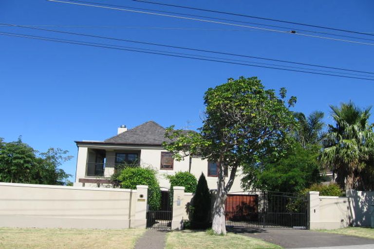 Photo of property in 15a Ocean View Road, Milford, Auckland, 0620