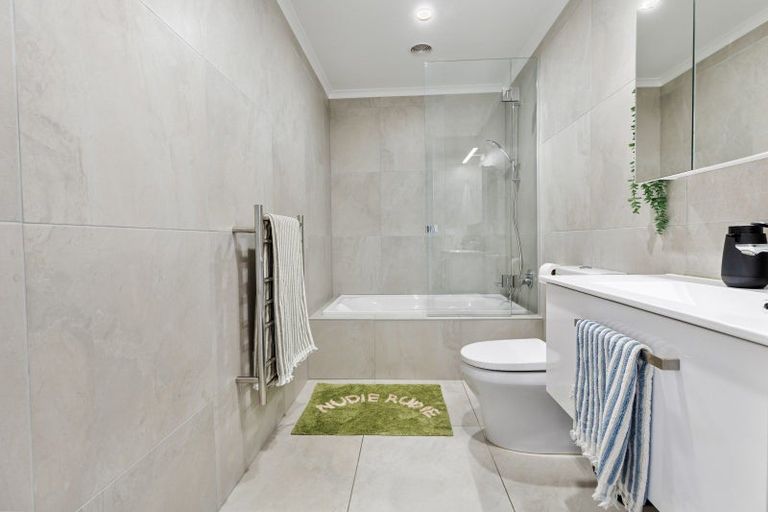 Photo of property in 21 Hudson Bay Road, Hobsonville, Auckland, 0616