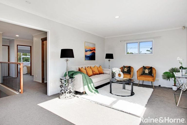 Photo of property in 2/90 Rosier Road, Glen Eden, Auckland, 0602