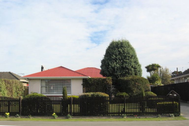 Photo of property in 63 Epsom Road, Sockburn, Christchurch, 8042