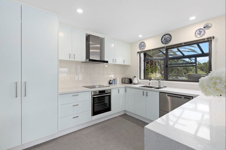 Photo of property in 7e Puriri Avenue, Orewa, 0931