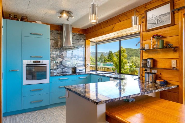 Photo of property in 312e Waikawa Road, Waikawa, Picton, 7220