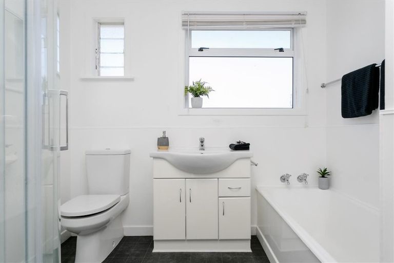 Photo of property in 117 Taupo View Road, Taupo, 3330