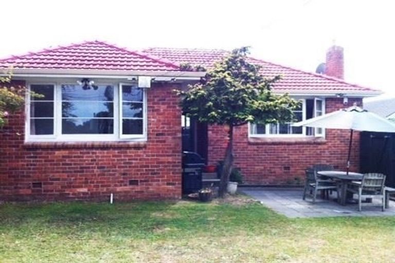 Photo of property in 1/16 Akehurst Avenue, New Lynn, Auckland, 0600