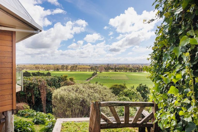 Photo of property in 96 Clifton Terrace, Fitzherbert, Palmerston North, 4410