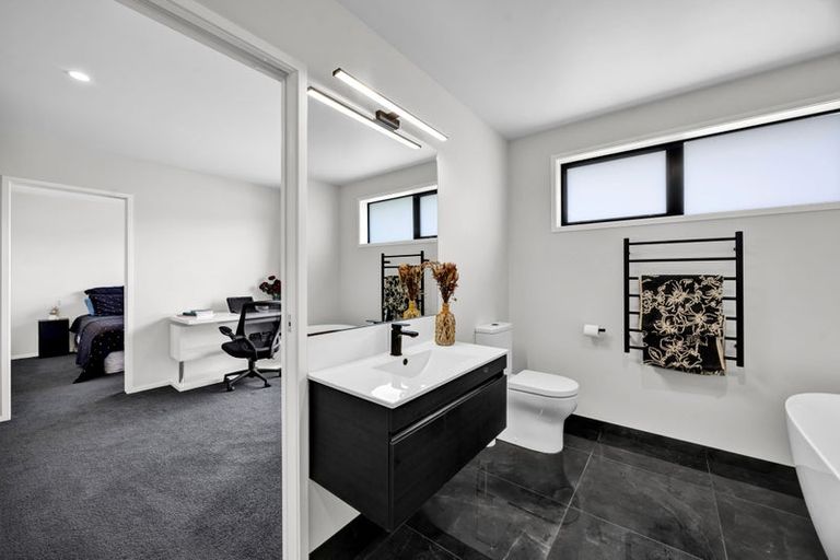 Photo of property in 8 Wheki Lane, Inglewood, 4330