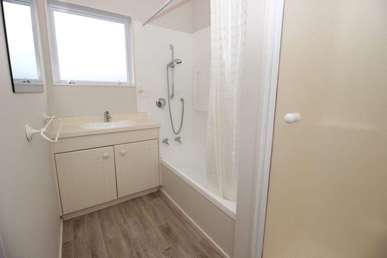 Photo of property in 130m Lakeside Drive, Orewa, 0931