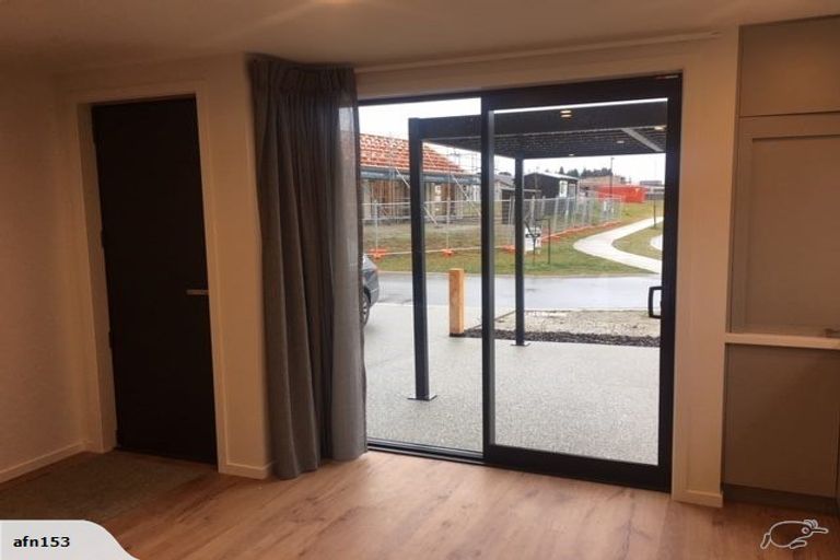 Photo of property in 1 Alandale Place, Wanaka, 9305