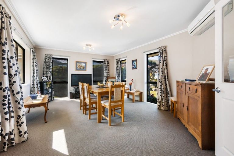 Photo of property in 42 Whitby Street, Clyde, 9330